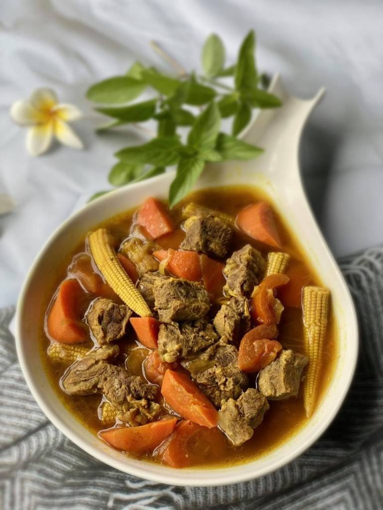 閒散一鍋煮，一滴也留不下來的牛肉燉甜味蔬菜